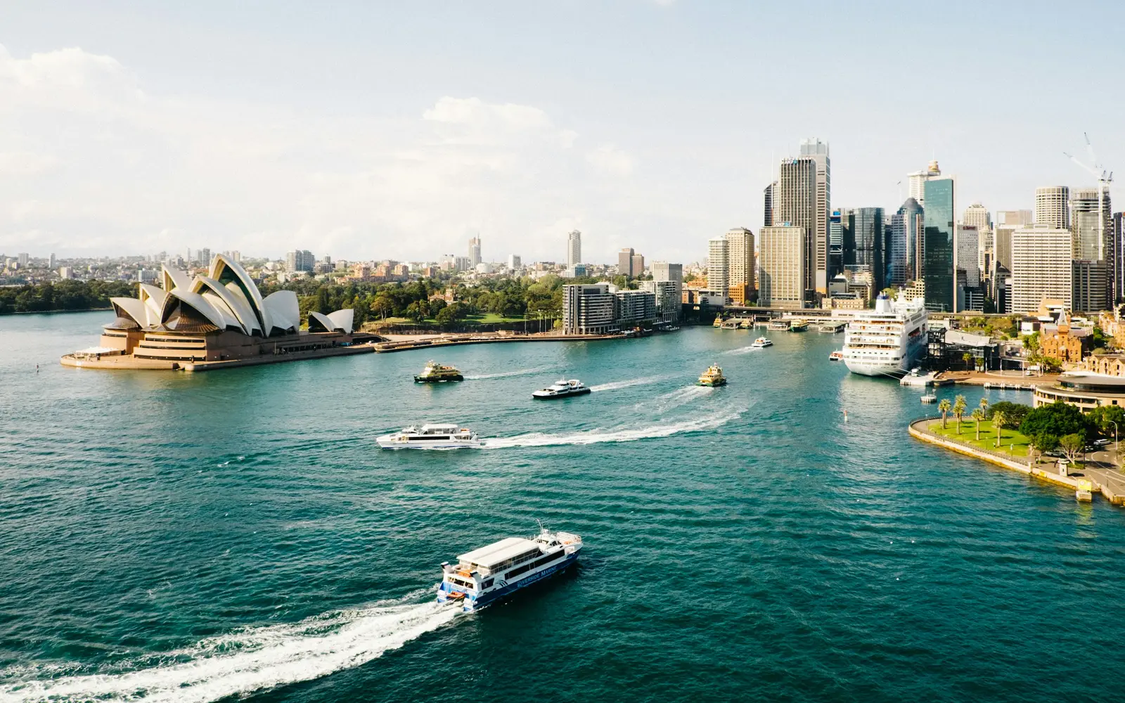 Opera House de Sydney à beira da baía
